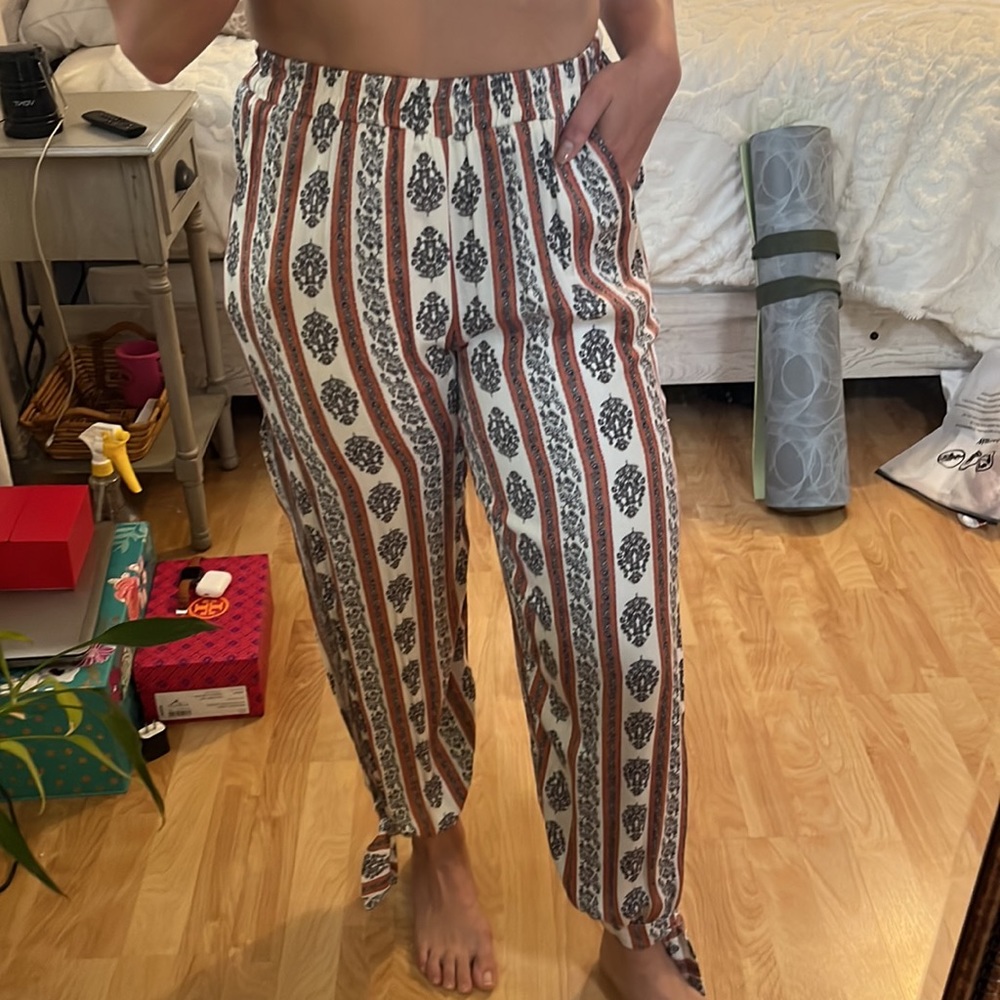 Lightweight relaxed fit genie pants